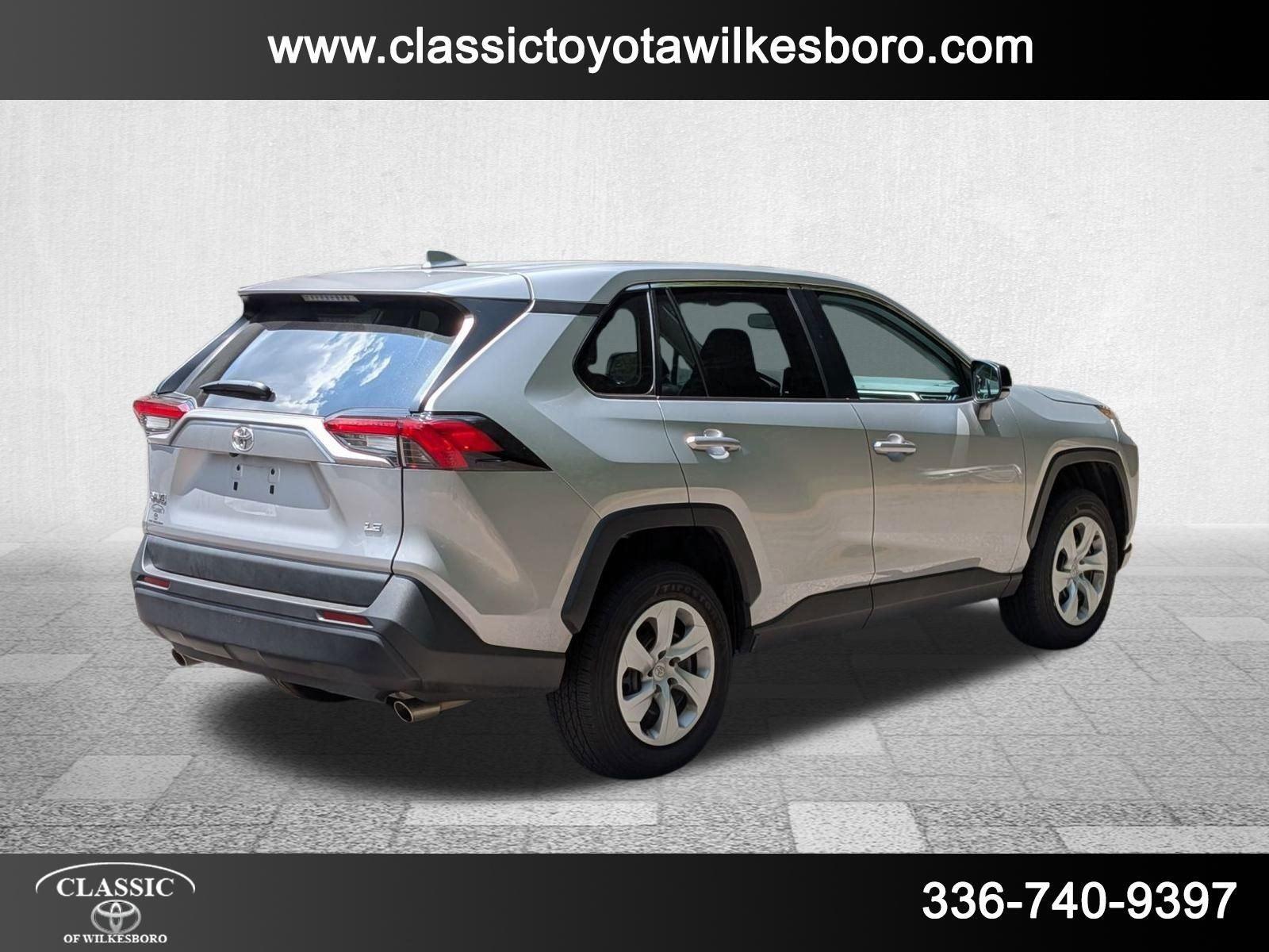 2024 Toyota RAV4 LE photo 4