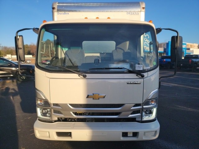 2025 Chevrolet Silverado 4500HD photo 2