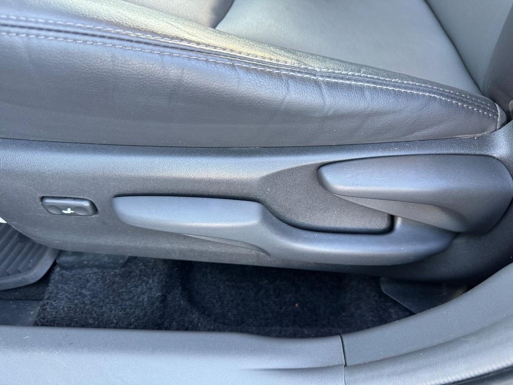 2012 Toyota Prius V Five photo 18