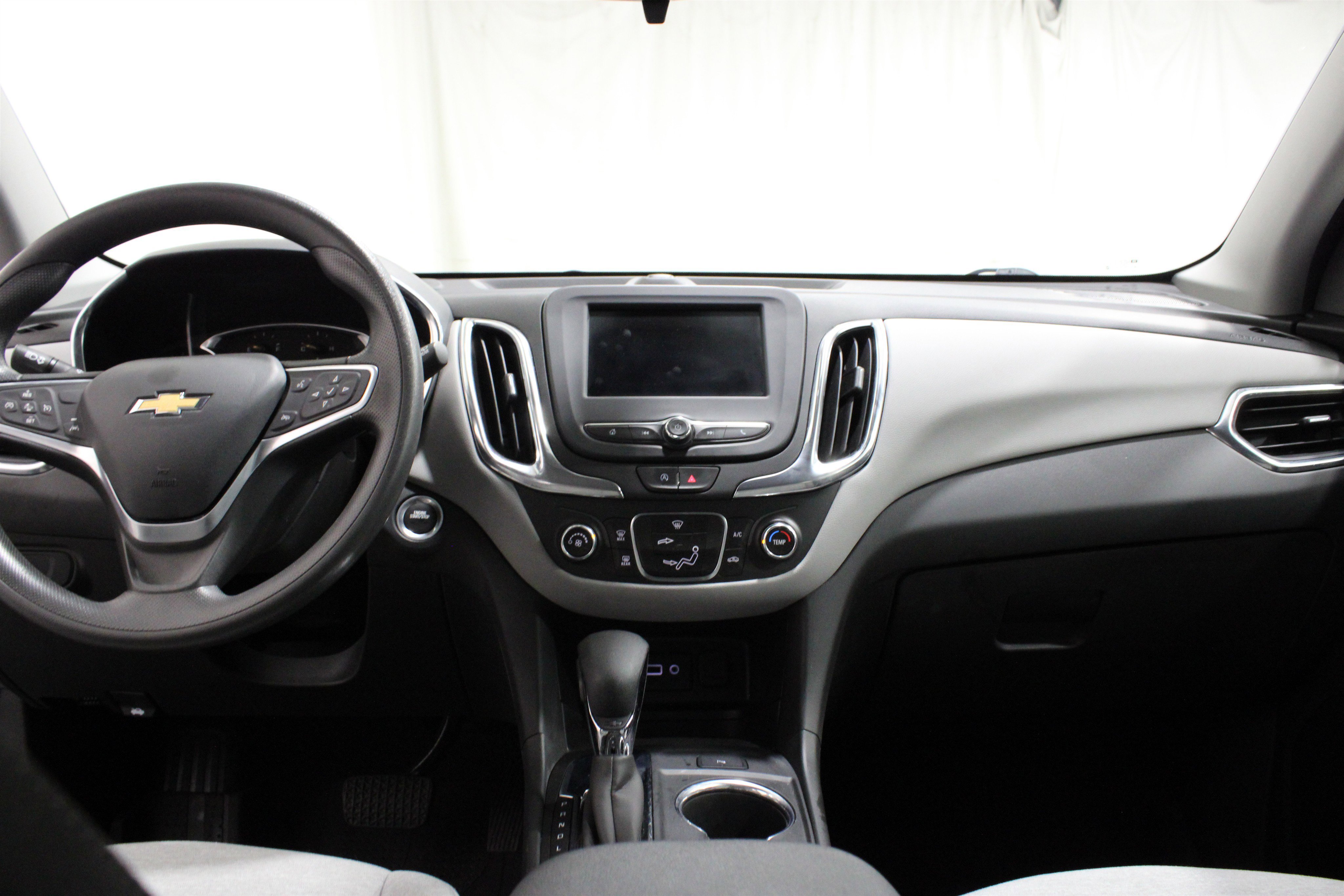 2023 Chevrolet Equinox LT photo 2