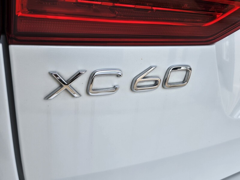 2023 Volvo XC60 B5 Plus photo 14