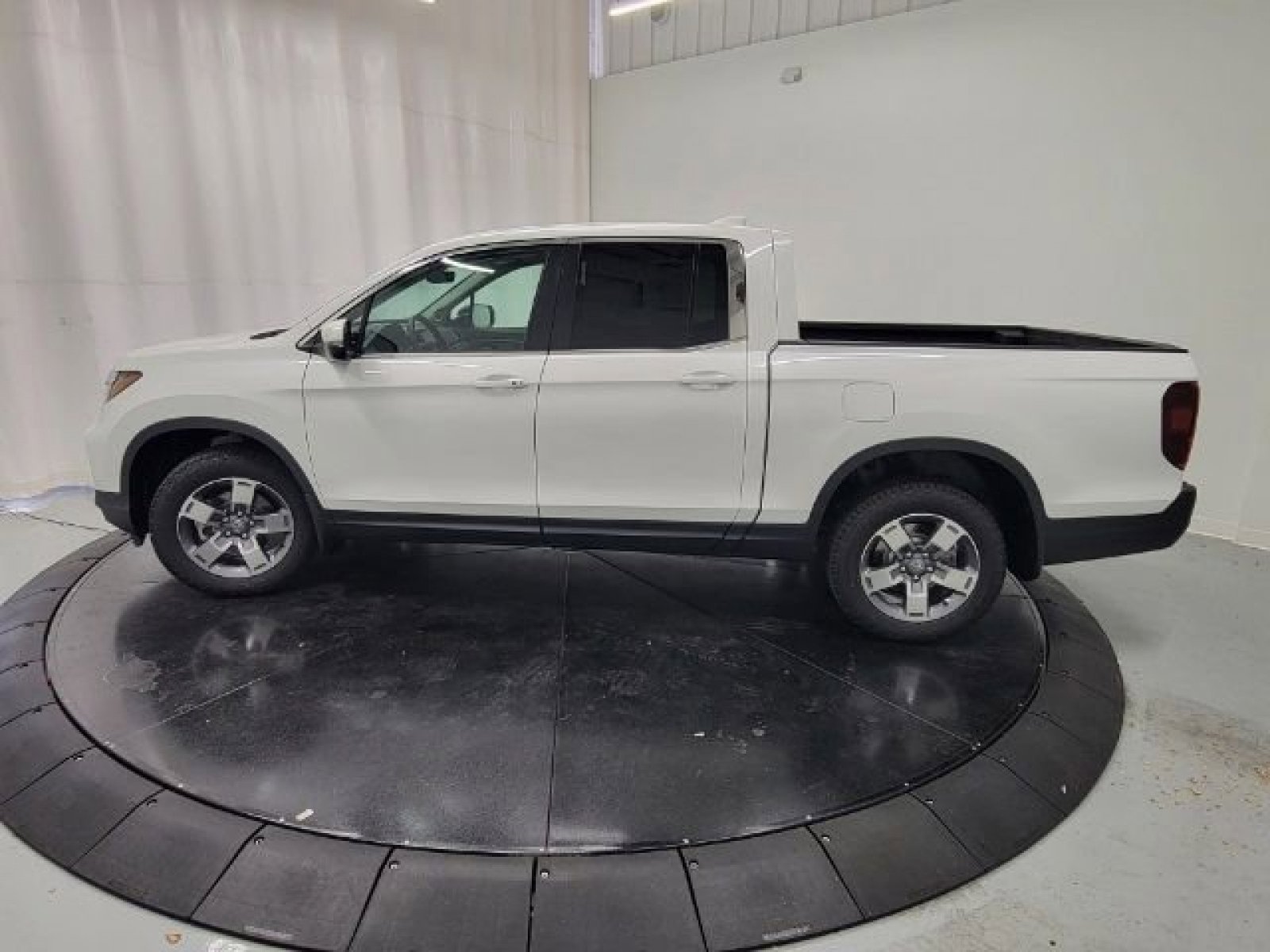2025 Honda Ridgeline RTL photo 9