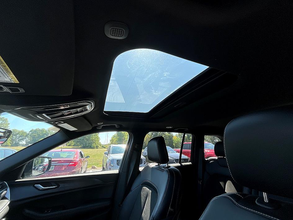 2025 Jeep Grand Cherokee Altitude X photo 17