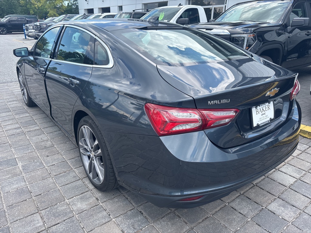 2021 Chevrolet Malibu 1LT photo 2