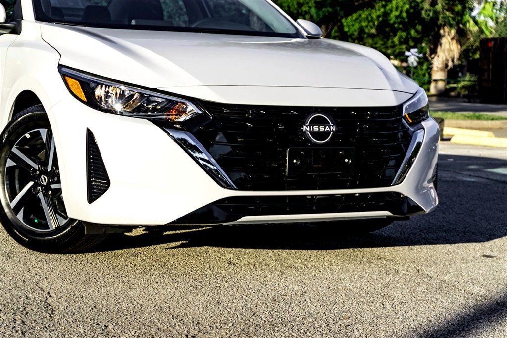 2025 Nissan Sentra SV photo 2