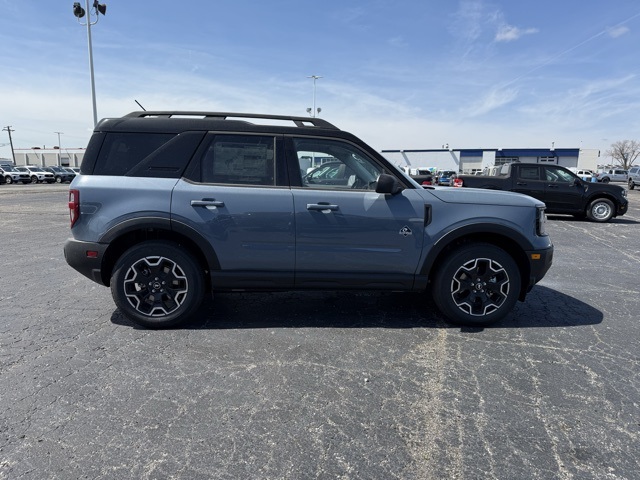 2025 Ford Bronco Sport Outer Banks photo 4