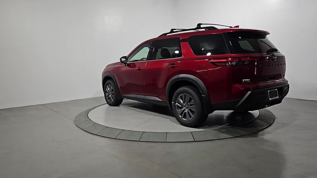 2025 Nissan Pathfinder SV photo 3