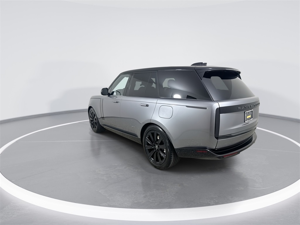 2025 Land Rover Range Rover SE photo 6