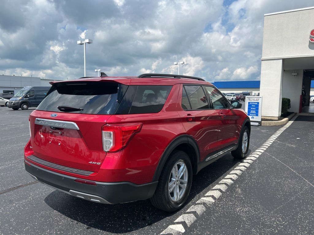2022 Ford Explorer XLT photo 3