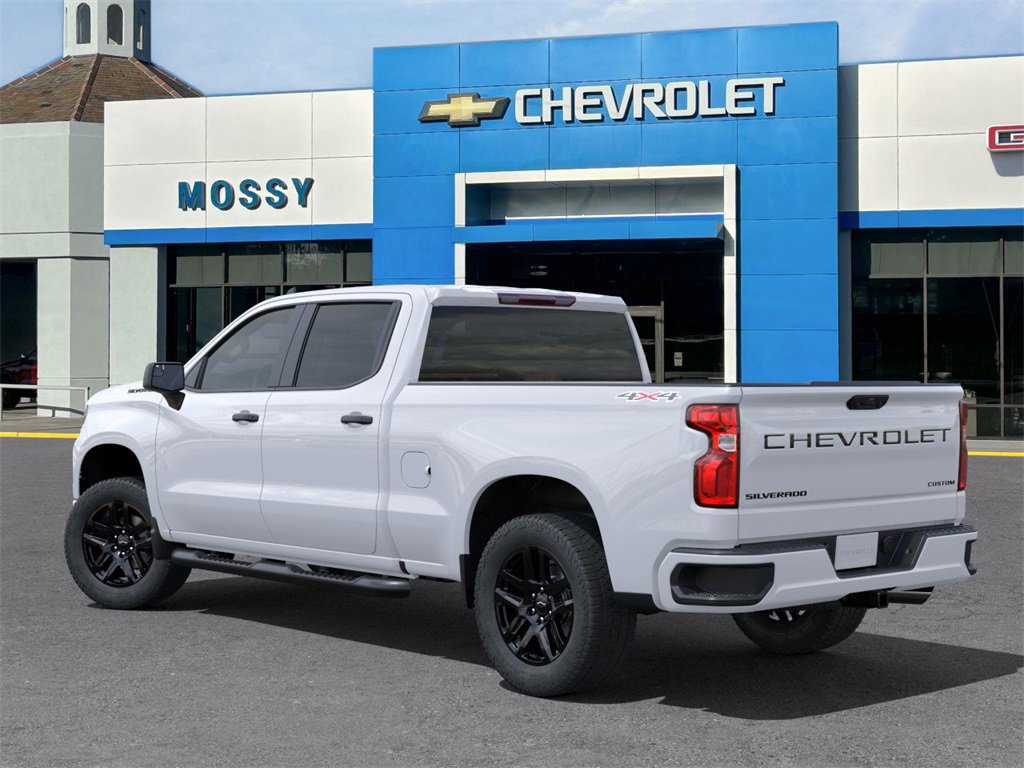 2025 Chevrolet Silverado 1500 Custom photo 3