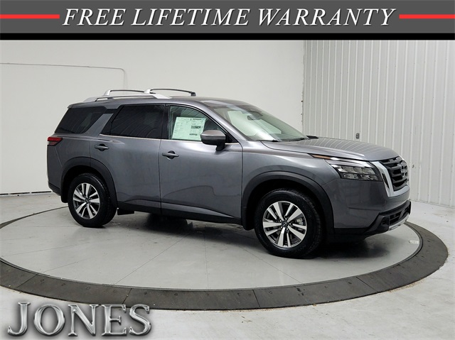 2025 Nissan Pathfinder SL's photo