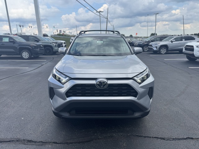 2025 Toyota RAV4 Hybrid XLE photo 8