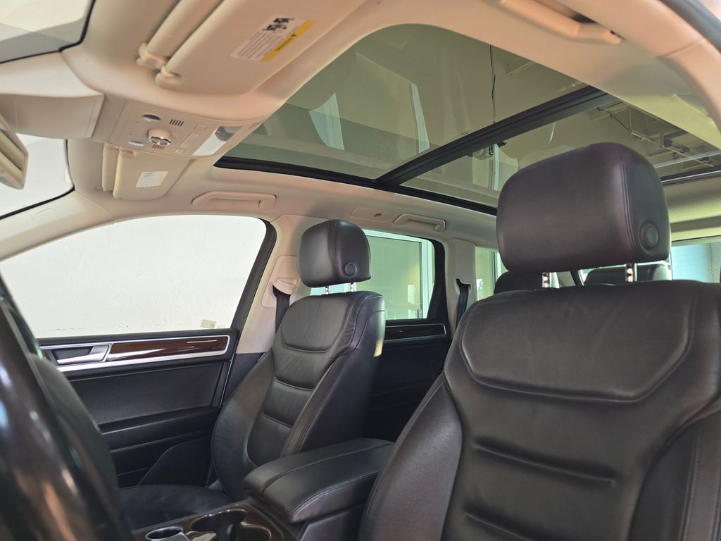 2015 Volkswagen Touareg V6 FSI TDI Hybrid photo 20