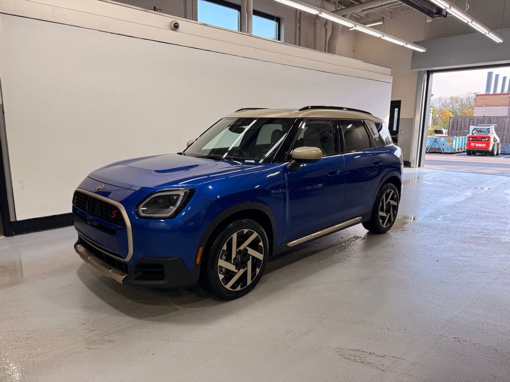 2025 MINI Countryman S's photo