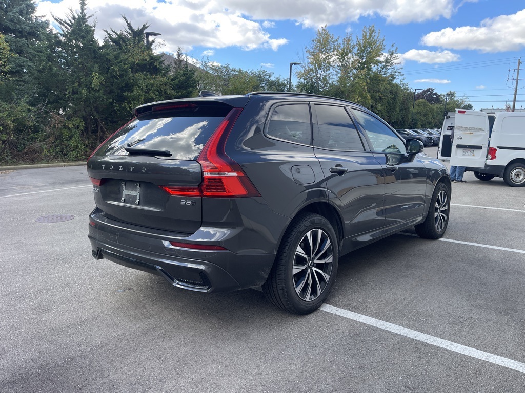 2024 Volvo XC60 B5 Core photo 3