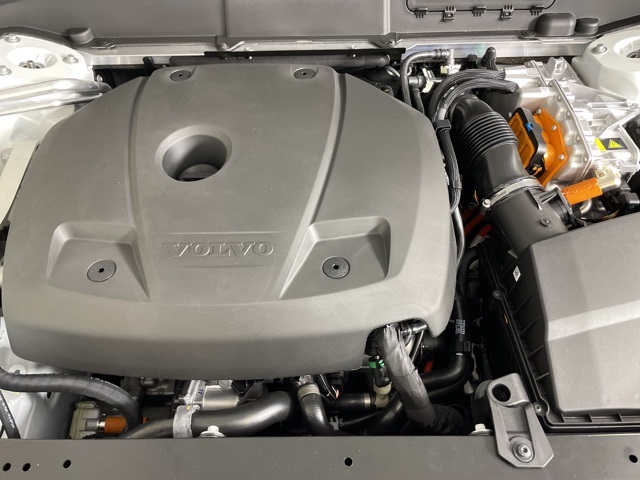 2026 Volvo XC60 Plus photo 38