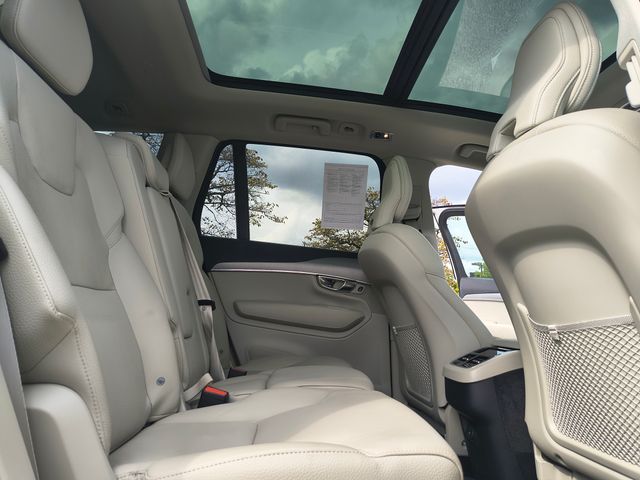 2022 Volvo XC90 T5 Momentum photo 24