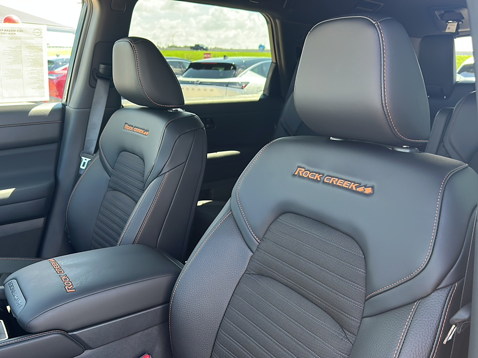 2025 Nissan Pathfinder Rock Creek photo 2
