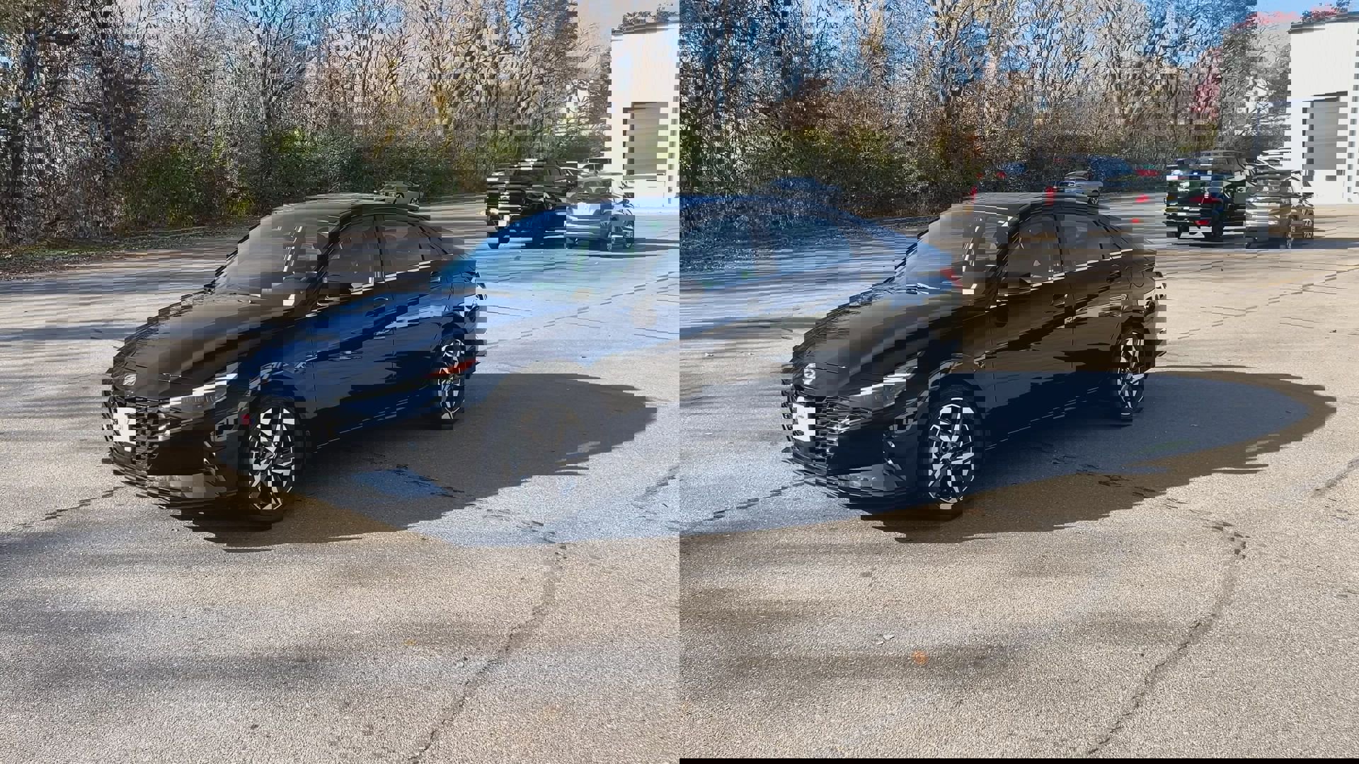 2023 Hyundai Elantra Limited photo 4