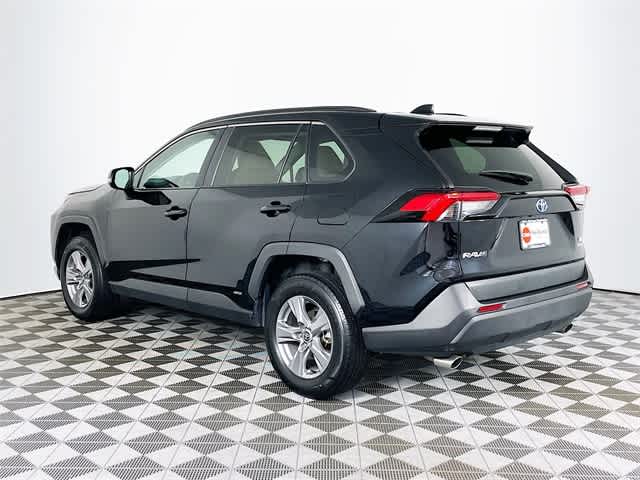 2022 Toyota RAV4 Hybrid XLE photo 5