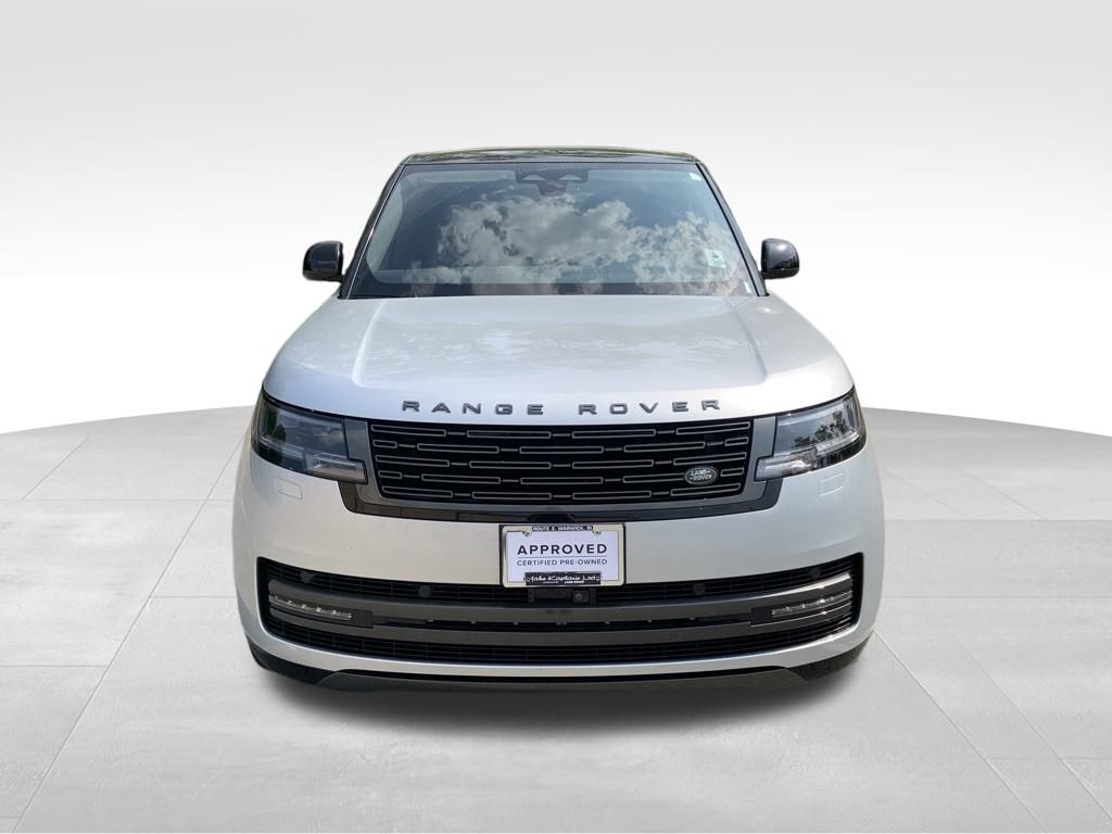 2024 Land Rover Range Rover SE photo 2
