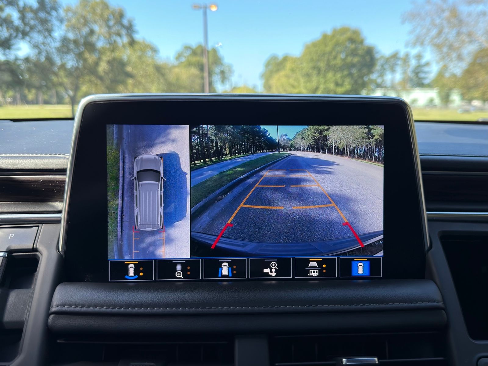 2021 Chevrolet Tahoe Z71 photo 3