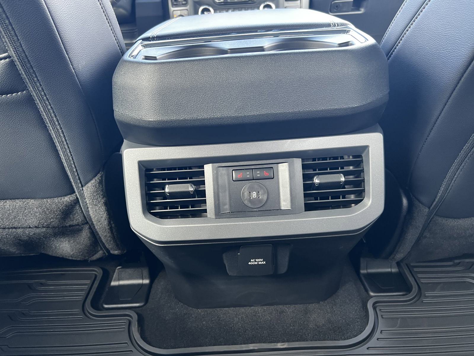 2025 Ford F-250 Lariat photo 3