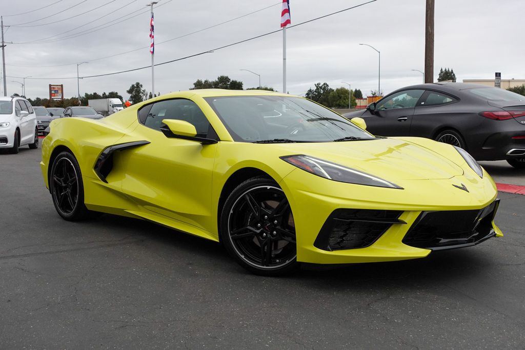 2022 Chevrolet Corvette Stingray photo 2