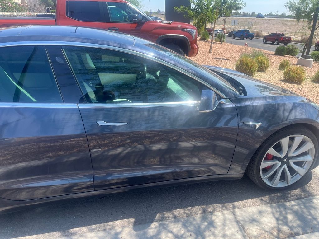 2019 Tesla Model 3 Performance photo 13