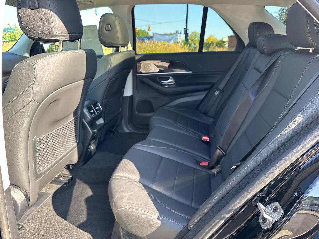 2026 Mercedes Benz GLE 450e 4MATIC photo 12