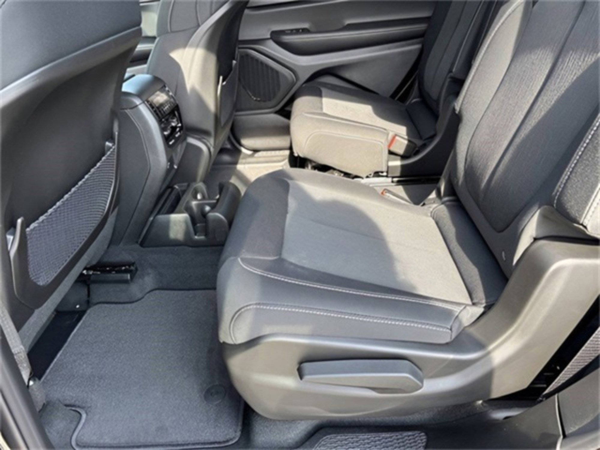 2025 Jeep Grand Cherokee Laredo X photo 19