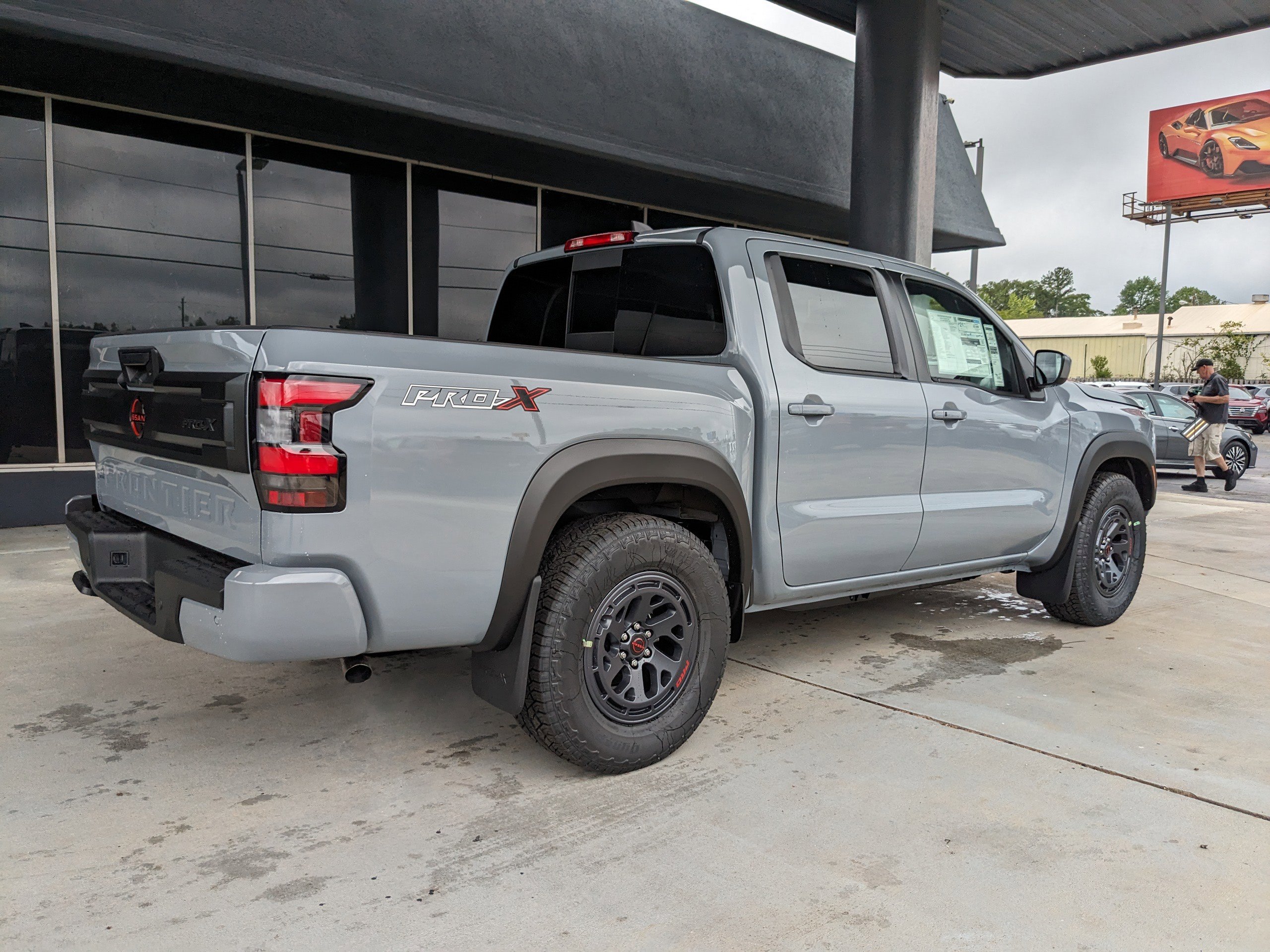 2025 Nissan Frontier Crew Cab PRO-X photo 3