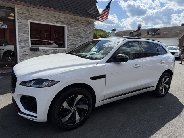2025 Jaguar F-PACE R-Dynamic S's photo