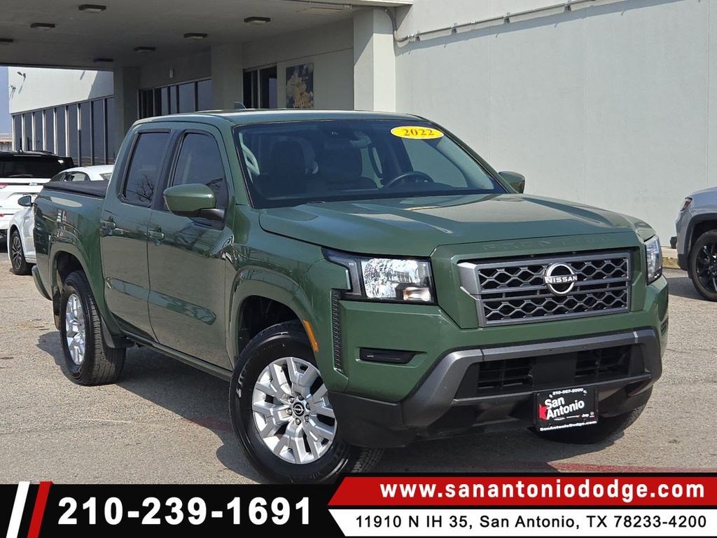 2022 Nissan Frontier SV's photo