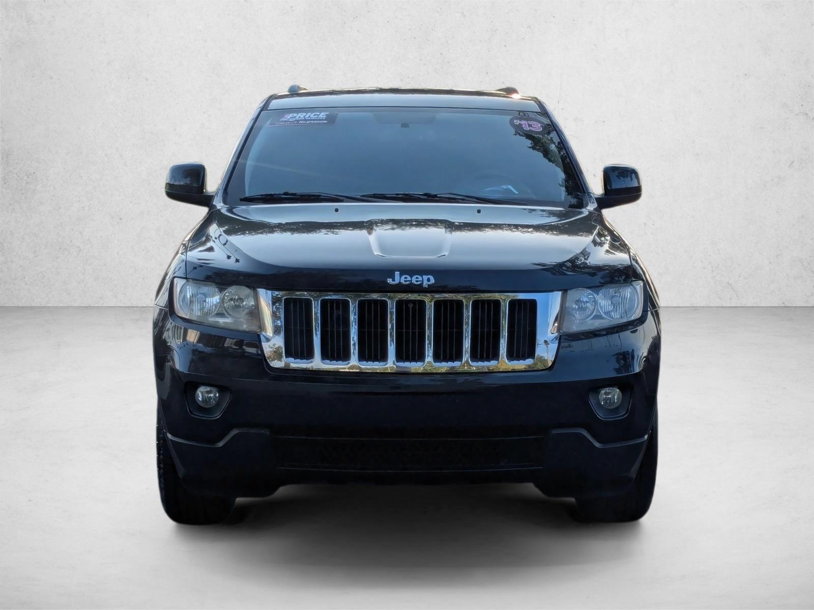 2013 Jeep Grand Cherokee Laredo photo 2