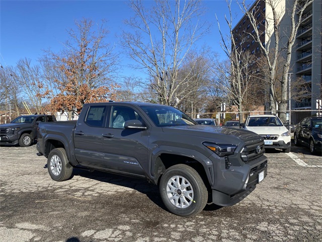 2025 Toyota Tacoma SR5's photo