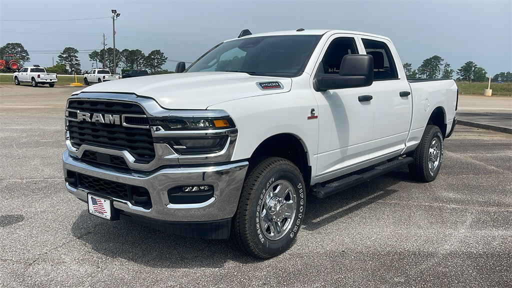 2025 Ram 2500 Tradesman photo 3