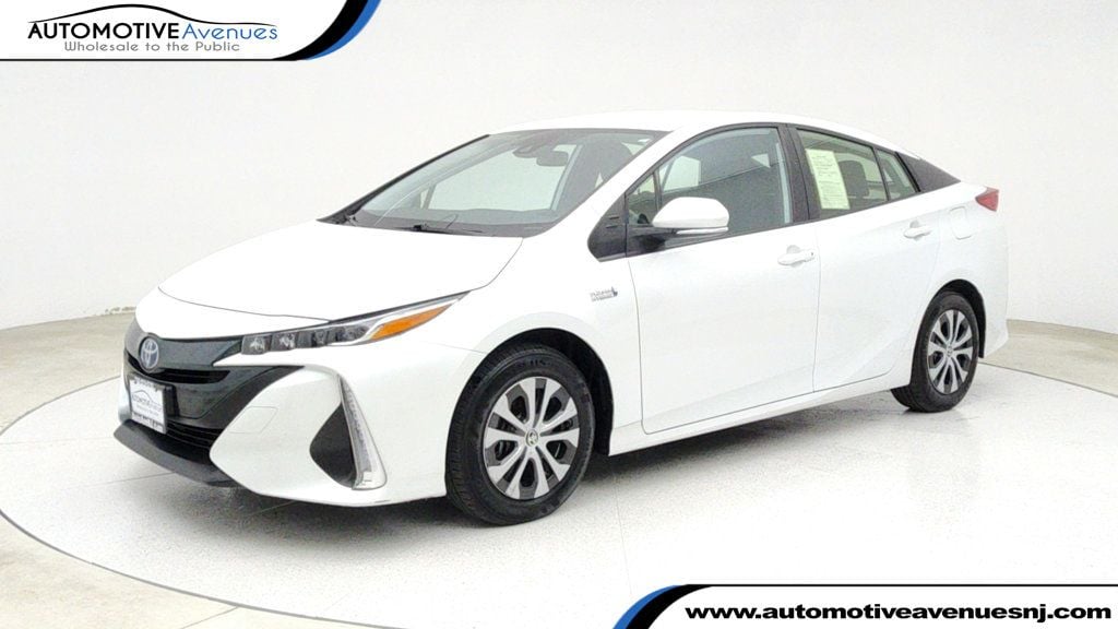 2022 Toyota Prius Prime LE photo 6