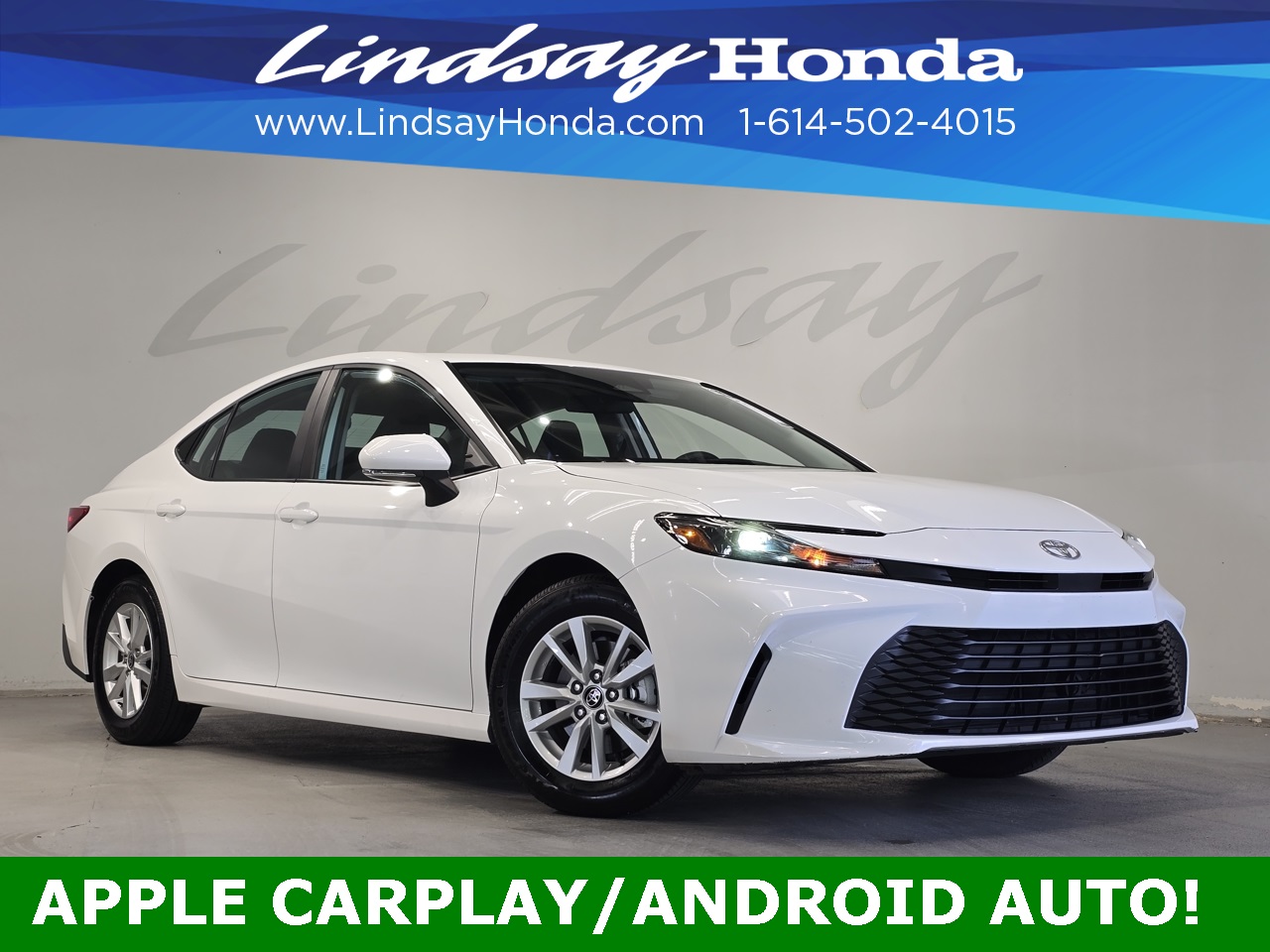 2025 Toyota Camry LE's photo