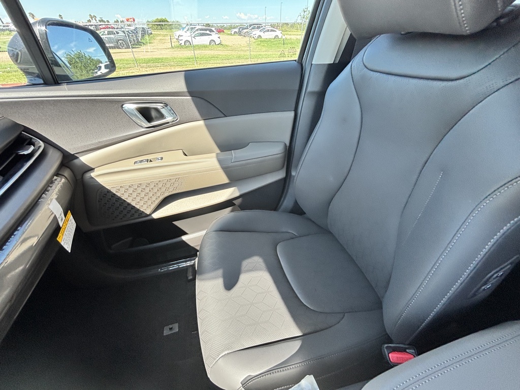 2026 Kia Carnival EX photo 14