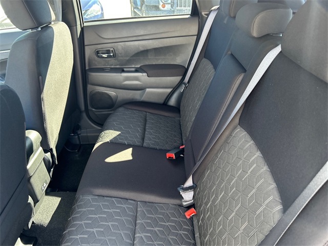 2025 Mitsubishi Outlander Sport ES SE LE photo 4