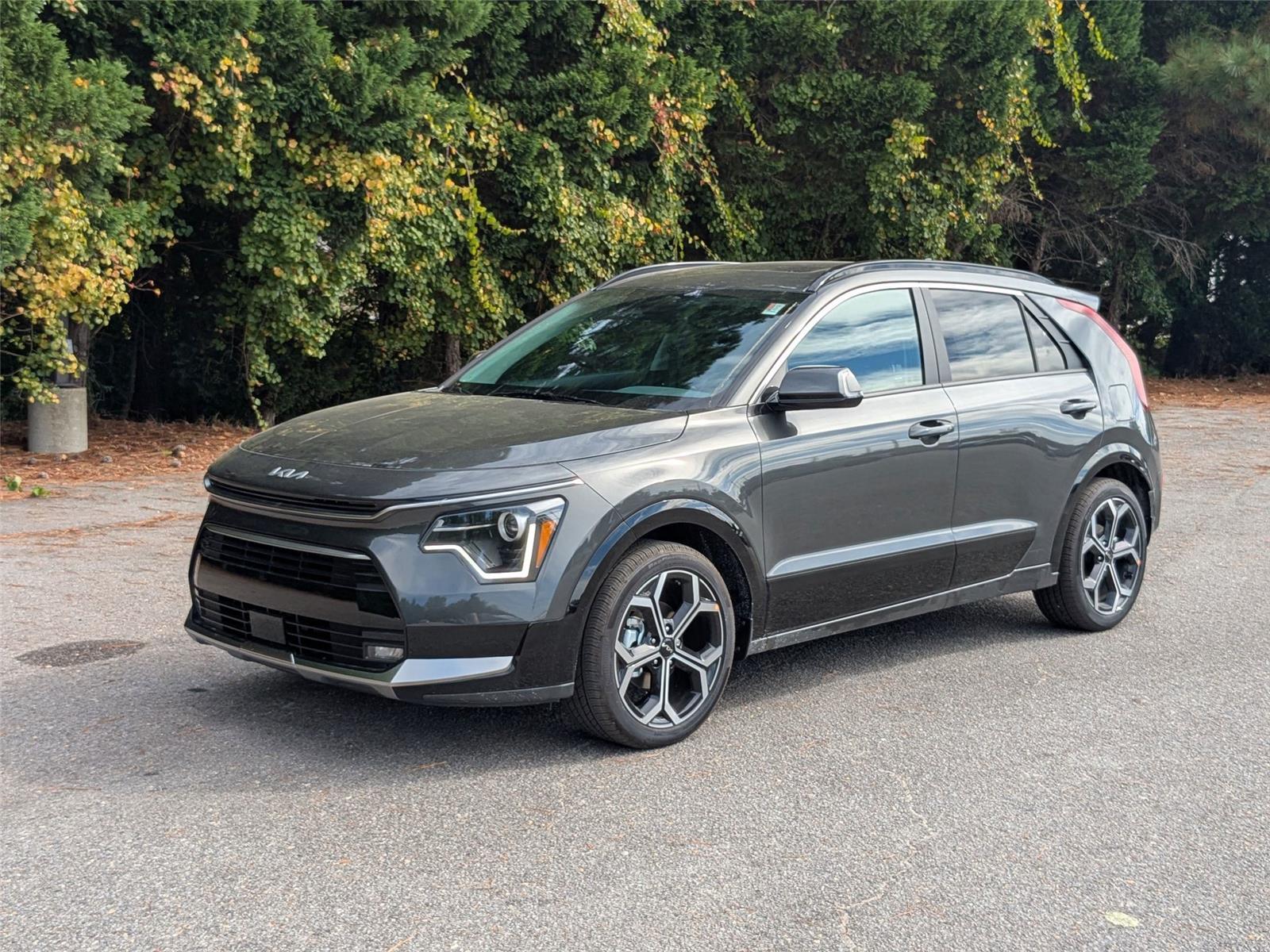 2025 Kia Niro EX Touring's photo