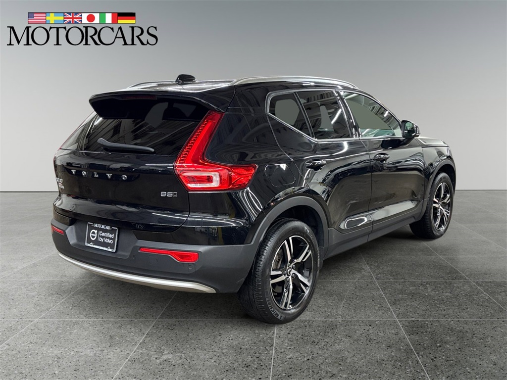 2023 Volvo XC40 Core photo 3