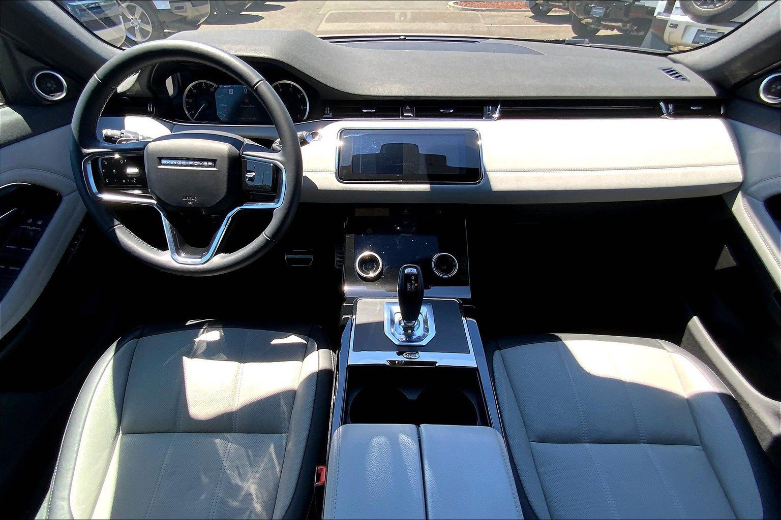 2023 Land Rover Range Rover Evoque R-Dynamic SE photo 15