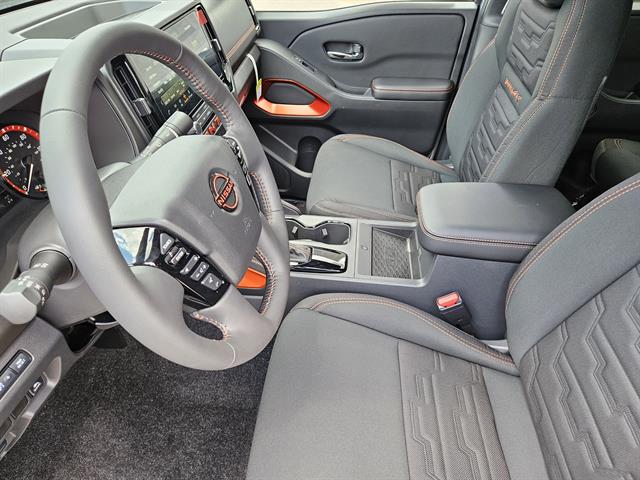 2025 Nissan Frontier Crew Cab PRO-4X photo 9