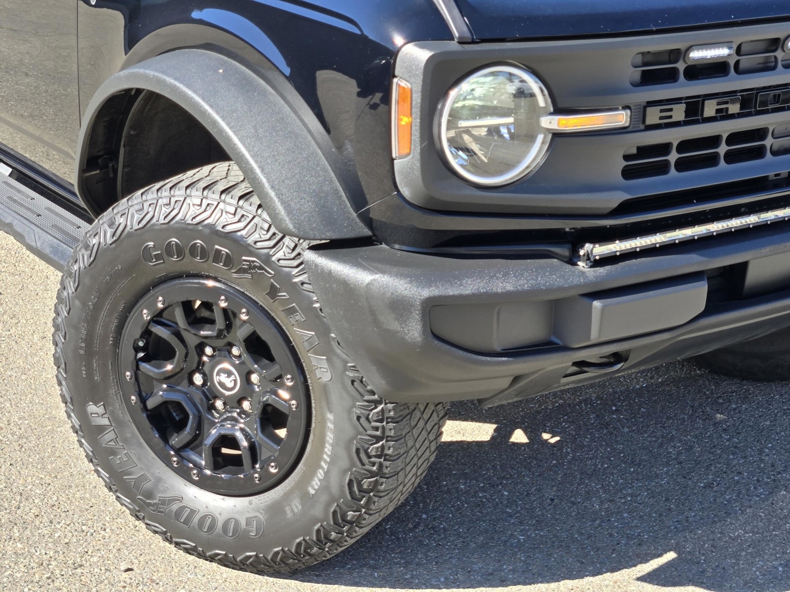 2022 Ford Bronco Base photo 9
