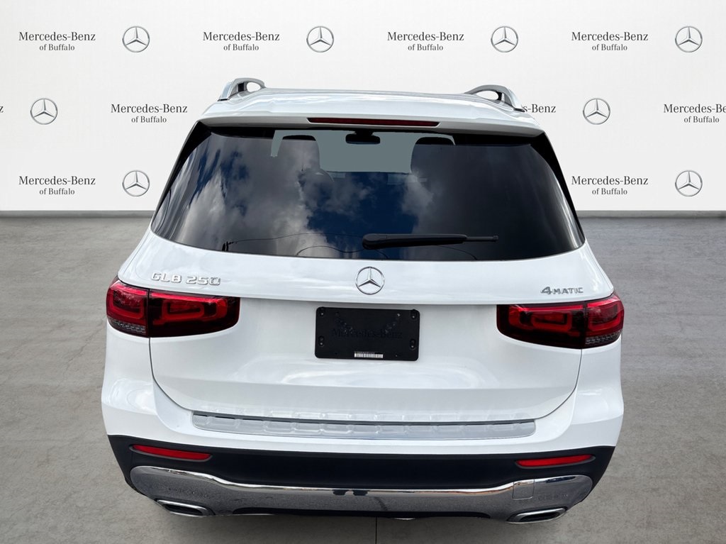2023 Mercedes Benz GLB 250 4MATIC photo 3