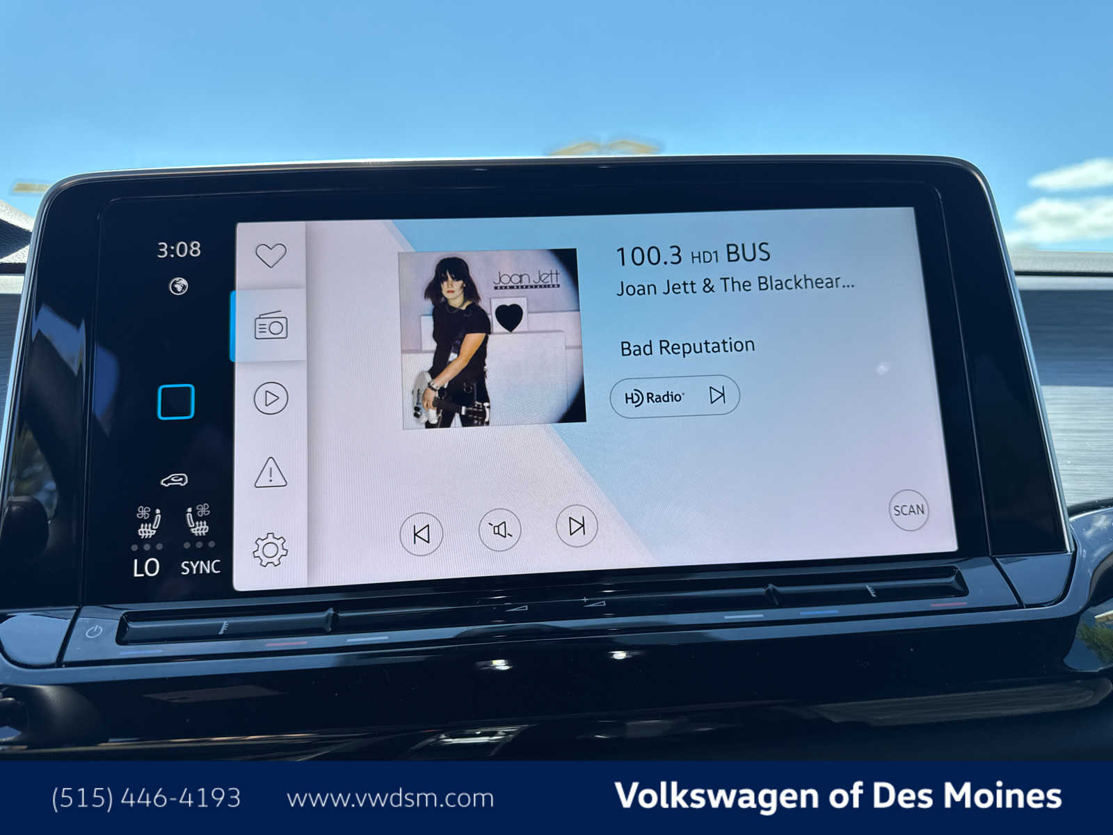 2026 Volkswagen Atlas Cross Sport SE Technology photo 17
