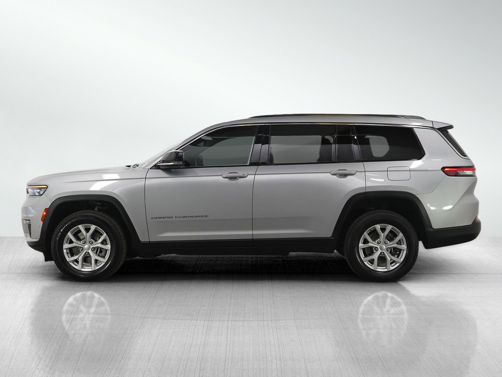 Used 2023 Jeep Grand Cherokee L Limited with VIN 1C4RJKBG0P8885967 for sale in White Bear Lake, Minnesota