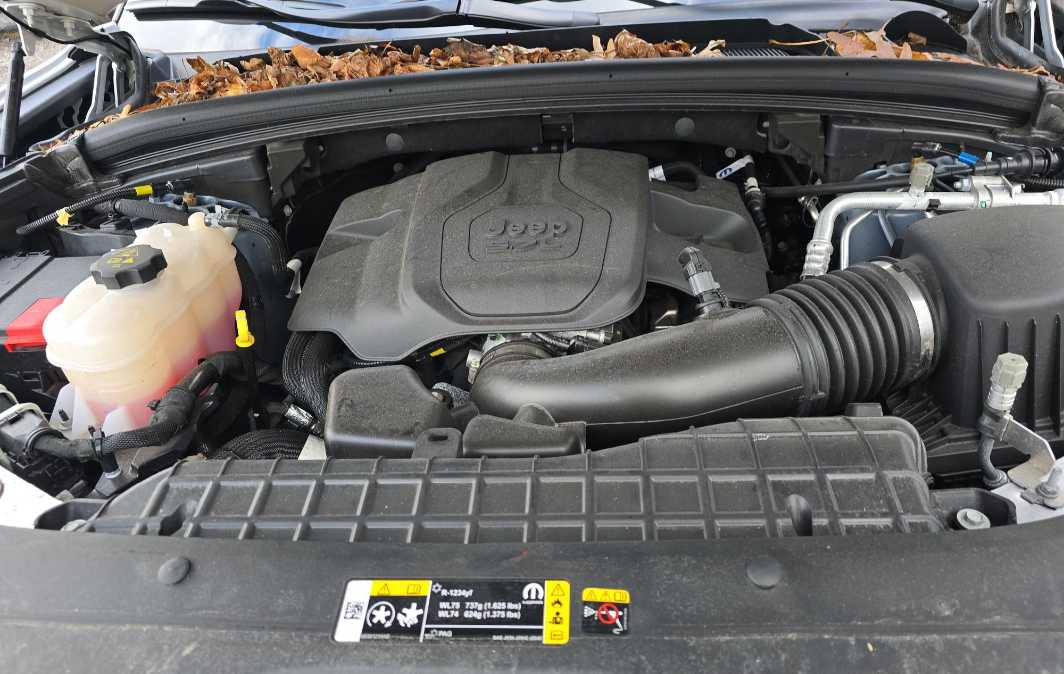 2024 Jeep Grand Cherokee L Summit Reserve photo 3